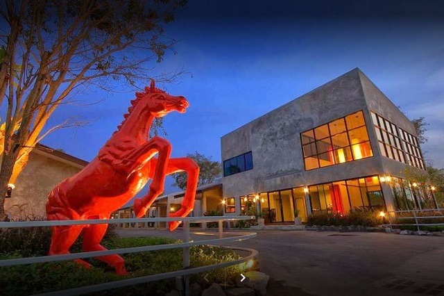 love hotels pattaya red horse resort