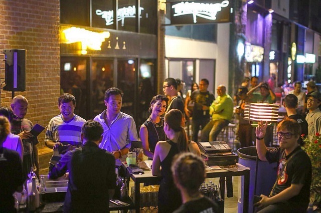 best ways to hookup bangkok bars